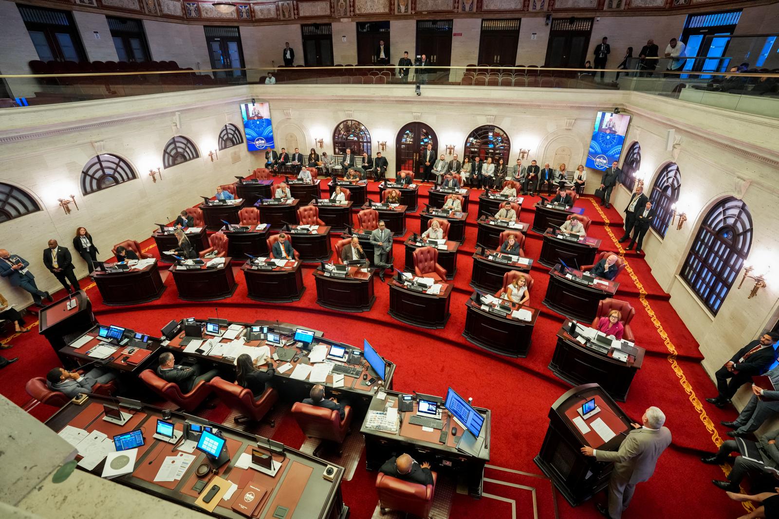 Sesión legislativa en el hemiciclo del Senado de Puerto Rico